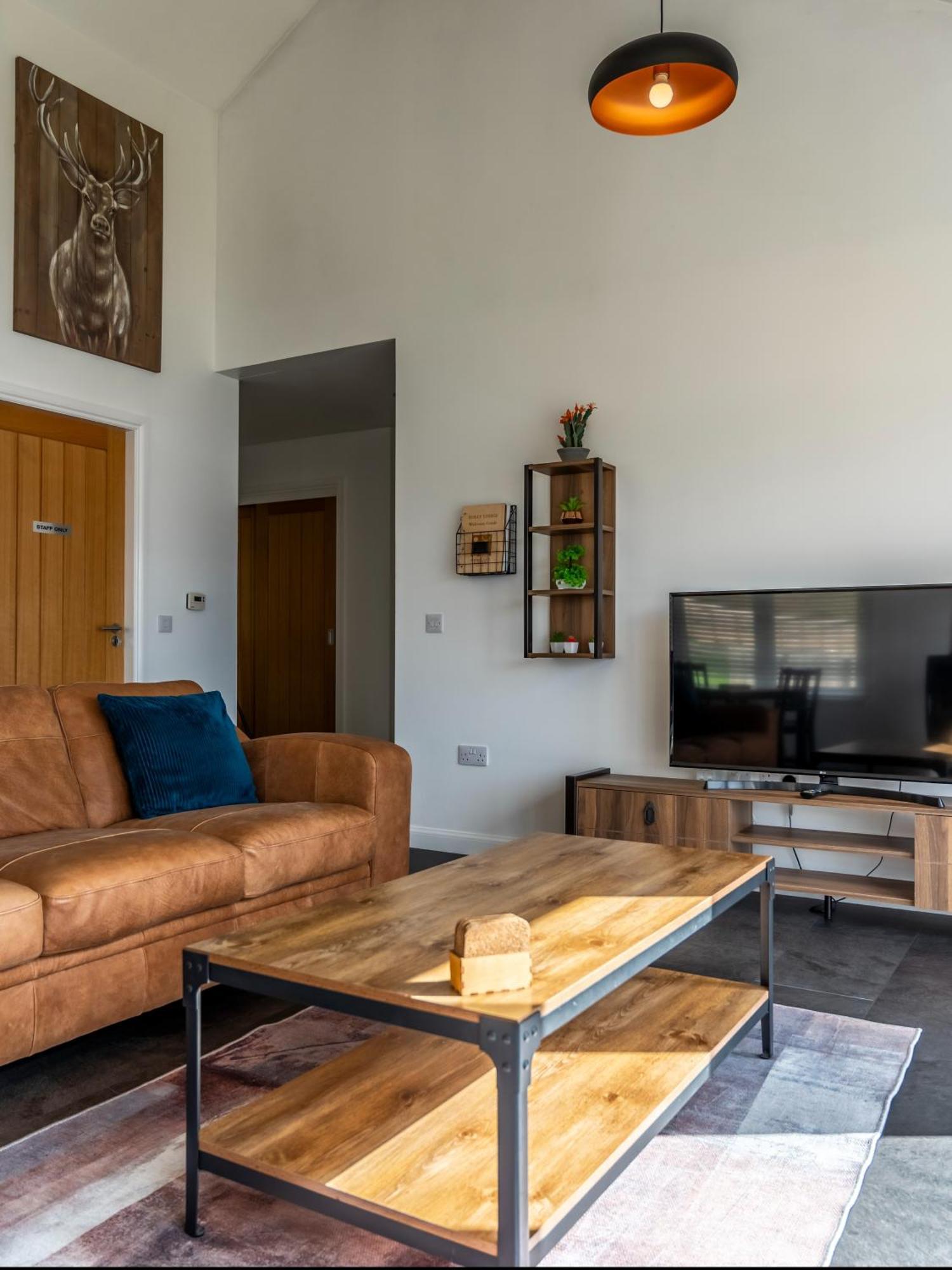 Shoreland Lodges - Cherry Lodge ฟอร์ตออกัสตัส ภายนอก รูปภาพ