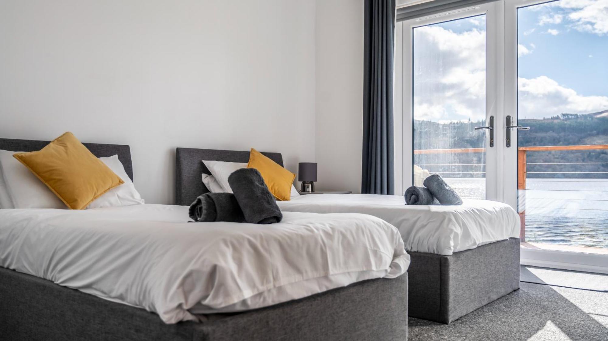 Shoreland Lodges - Cherry Lodge ฟอร์ตออกัสตัส ภายนอก รูปภาพ
