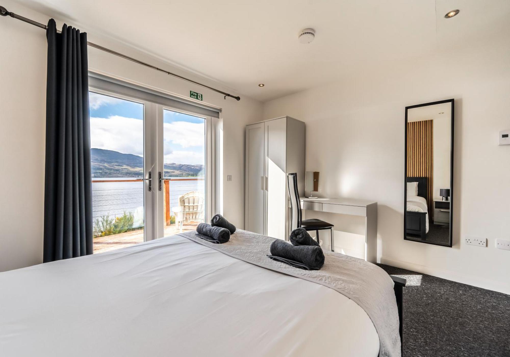 Shoreland Lodges - Cherry Lodge ฟอร์ตออกัสตัส ภายนอก รูปภาพ