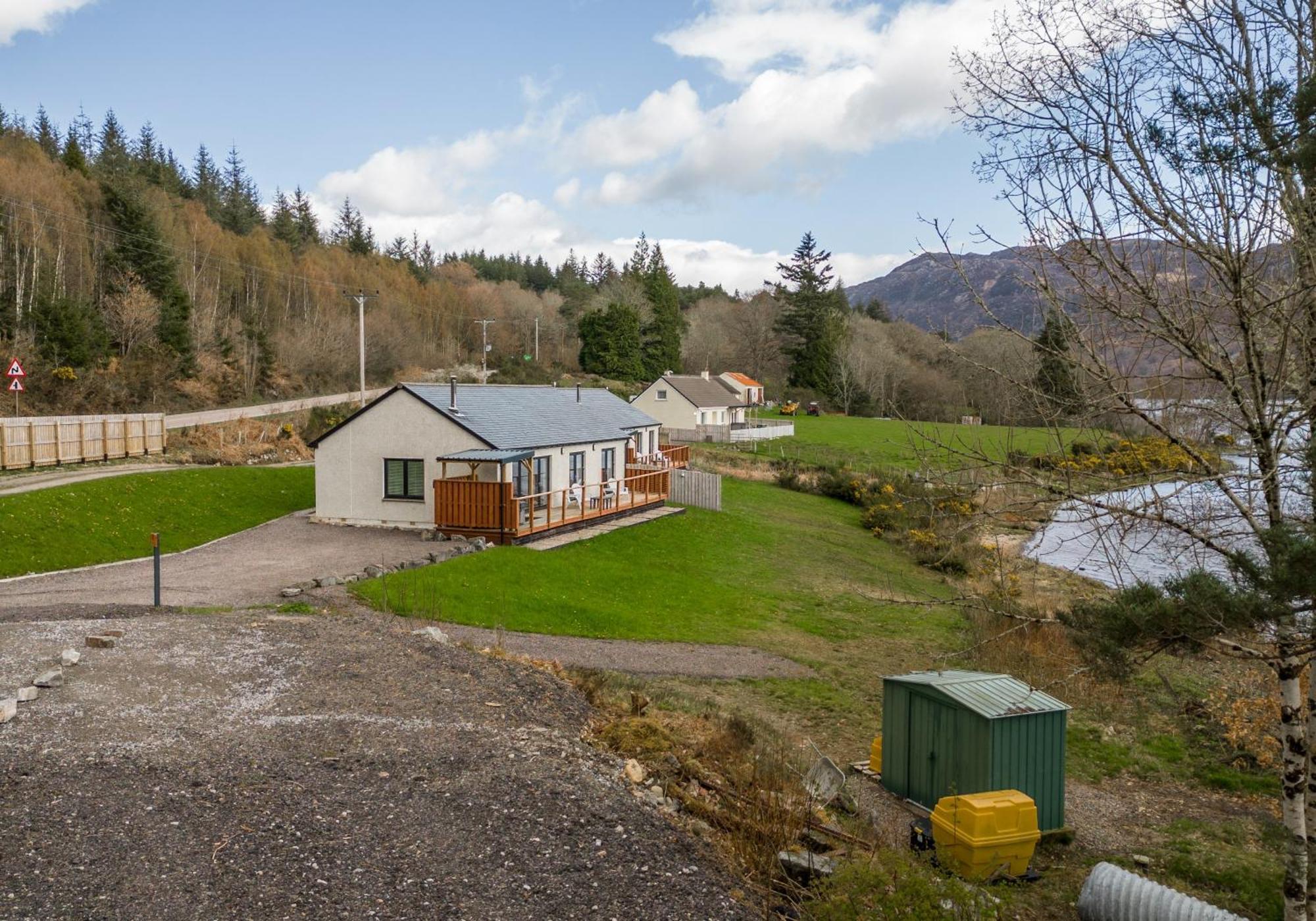 Shoreland Lodges - Cherry Lodge ฟอร์ตออกัสตัส ภายนอก รูปภาพ
